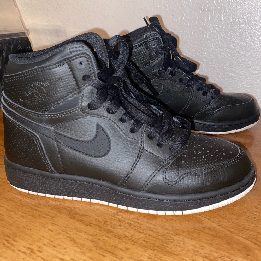 Air Jordan 1 Retro High OG GS 'Black Perforated'